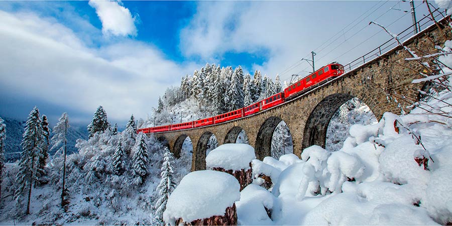 Classic Glacier Express at New Year